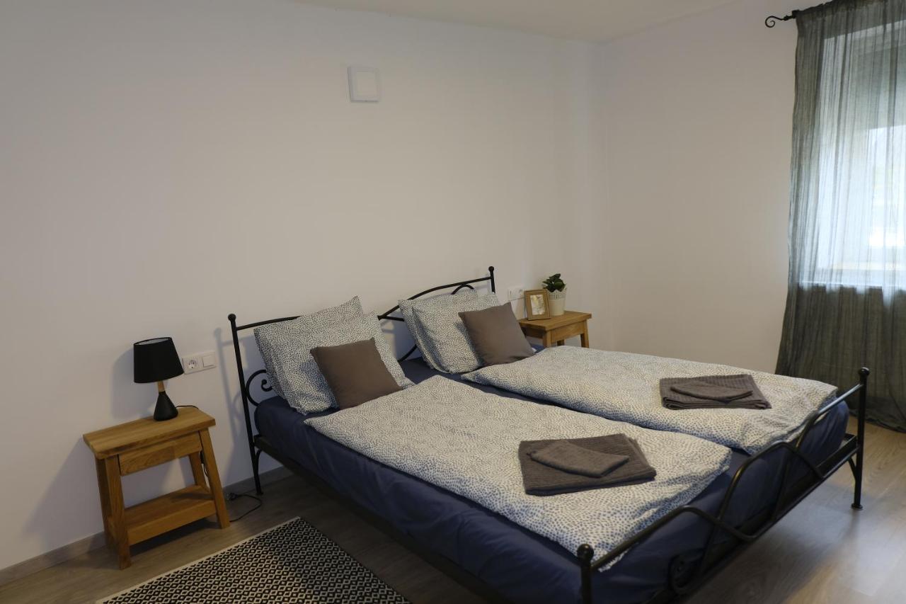 Kajari Apartmanhaz Balatonfőkajár Εξωτερικό φωτογραφία